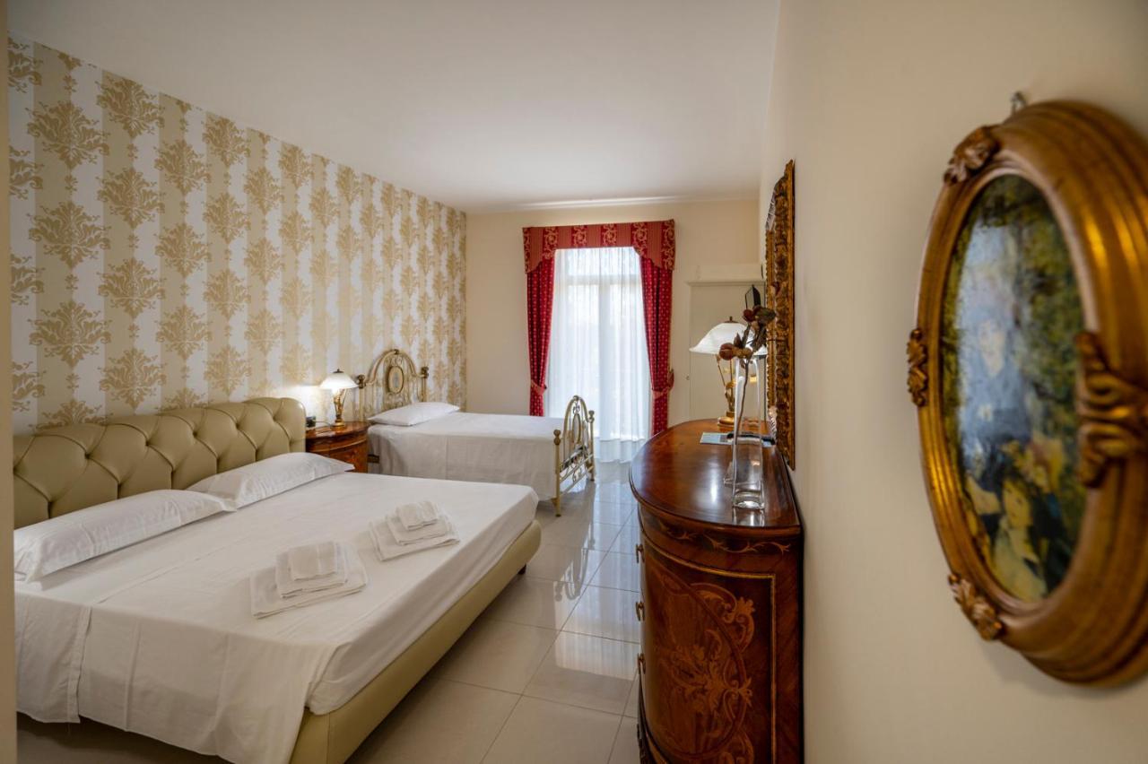 Villa Floyd Charming Rooms B&B Pachino Extérieur photo