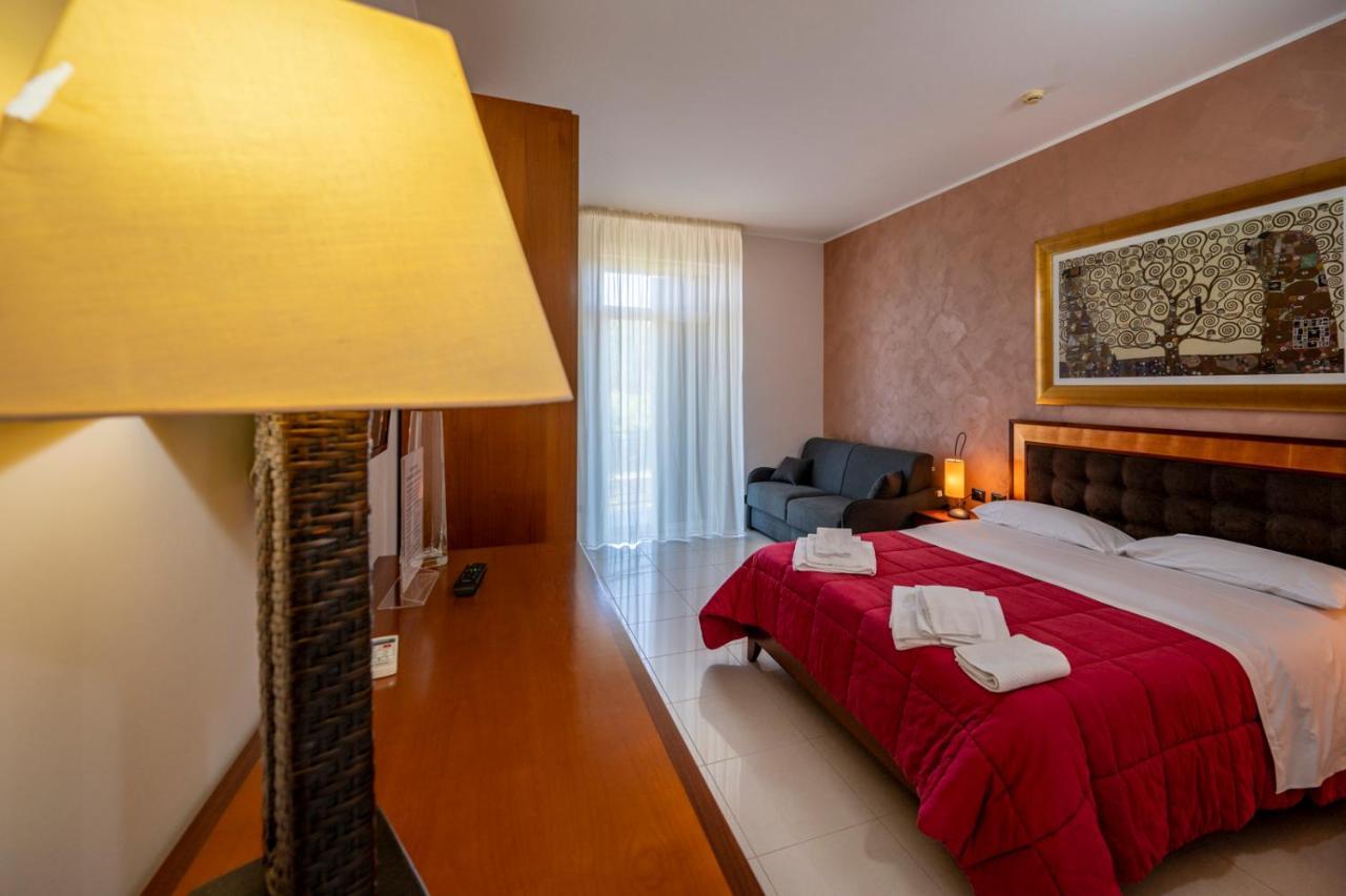 Villa Floyd Charming Rooms B&B Pachino Extérieur photo