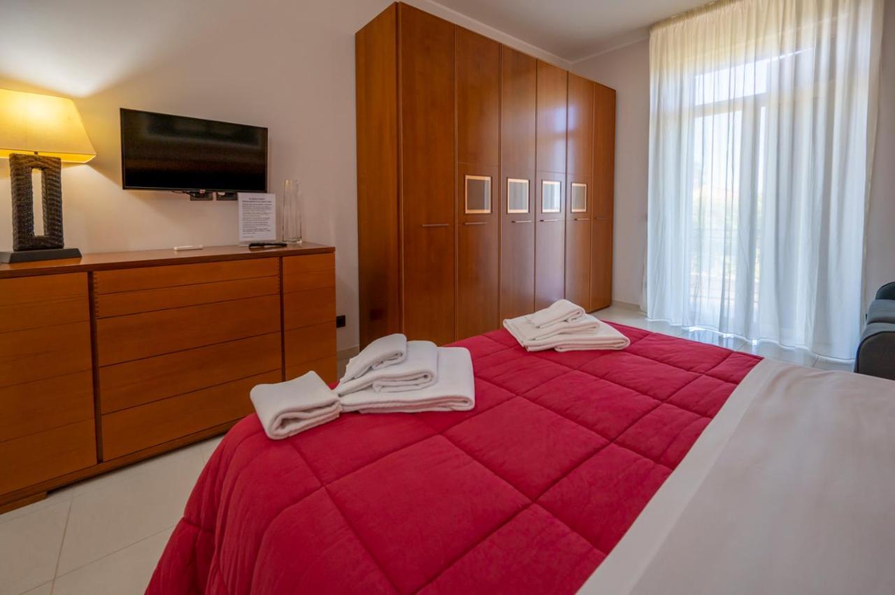 Villa Floyd Charming Rooms B&B Pachino Extérieur photo