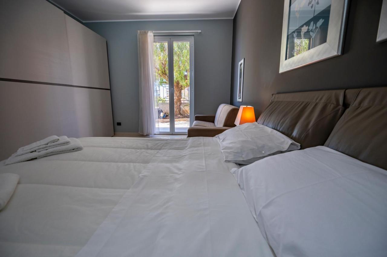 Villa Floyd Charming Rooms B&B Pachino Extérieur photo