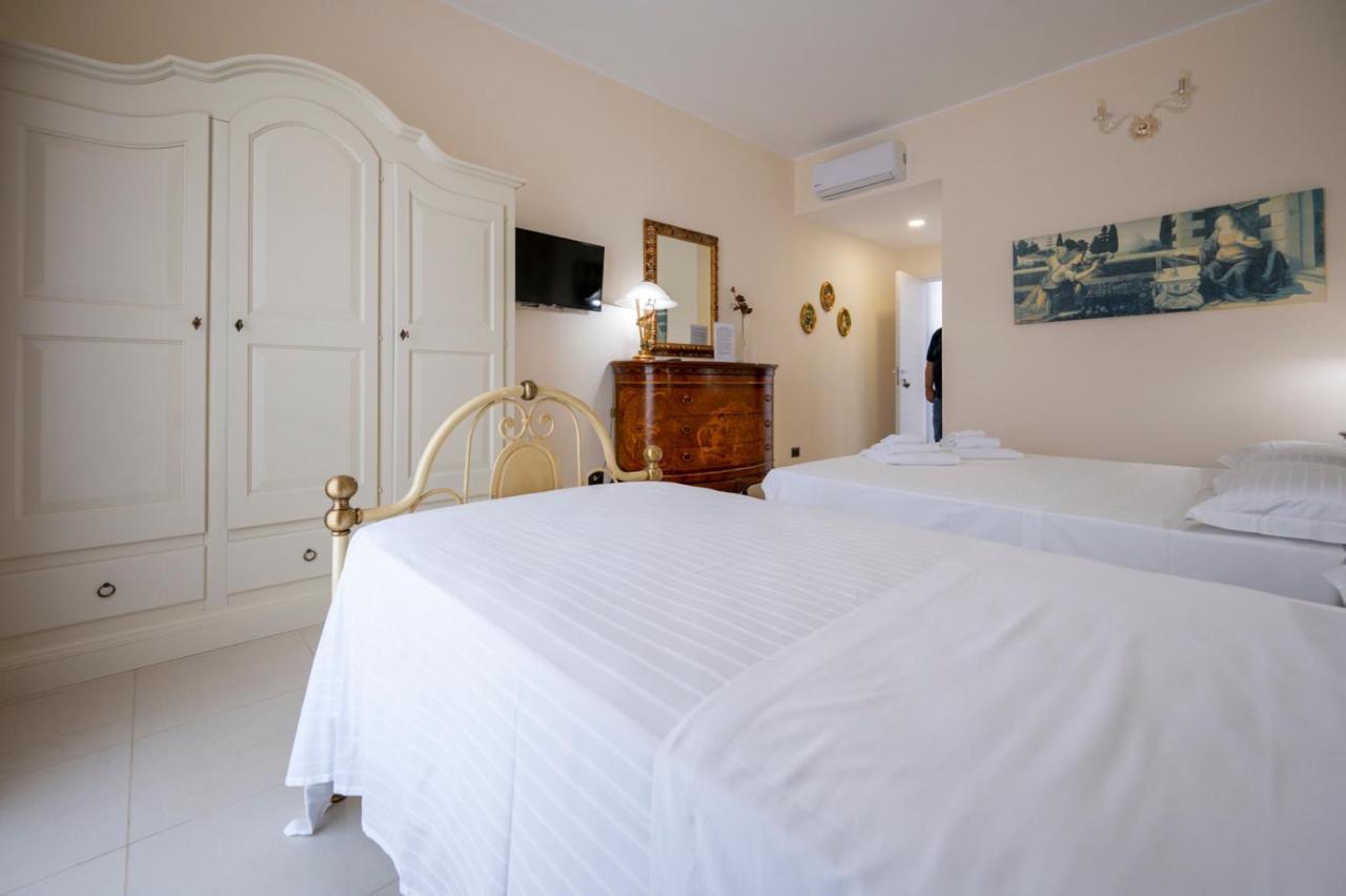 Villa Floyd Charming Rooms B&B Pachino Extérieur photo