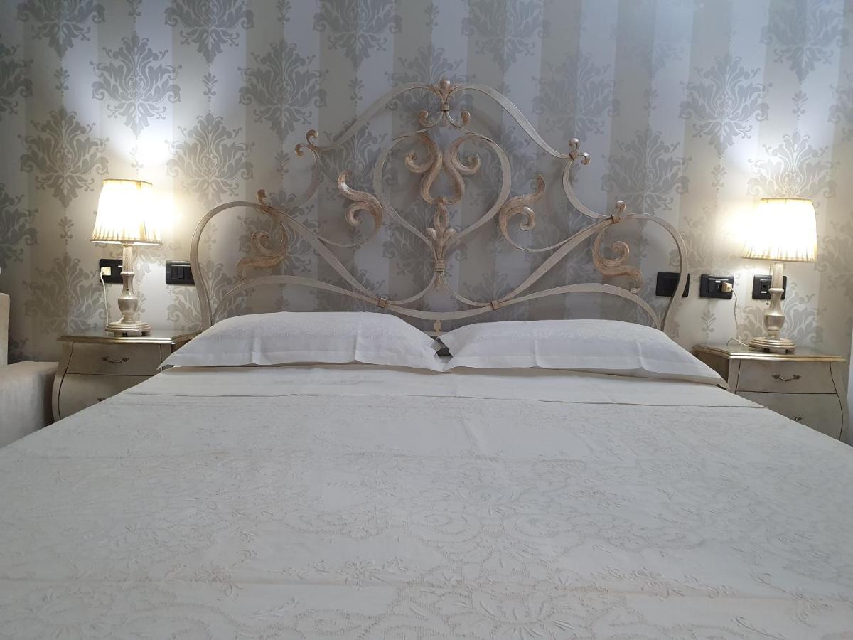Villa Floyd Charming Rooms B&B Pachino Extérieur photo