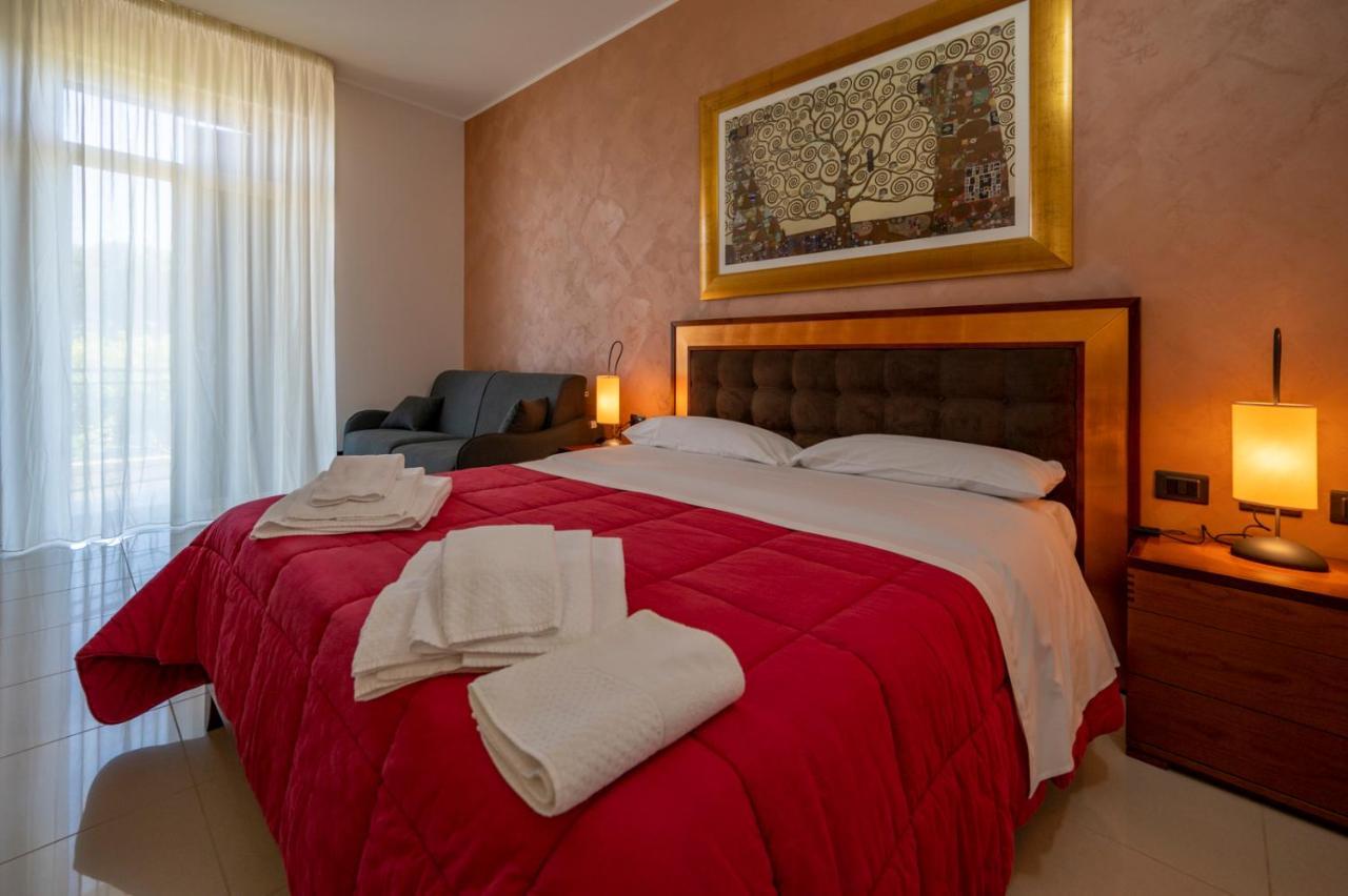 Villa Floyd Charming Rooms B&B Pachino Extérieur photo