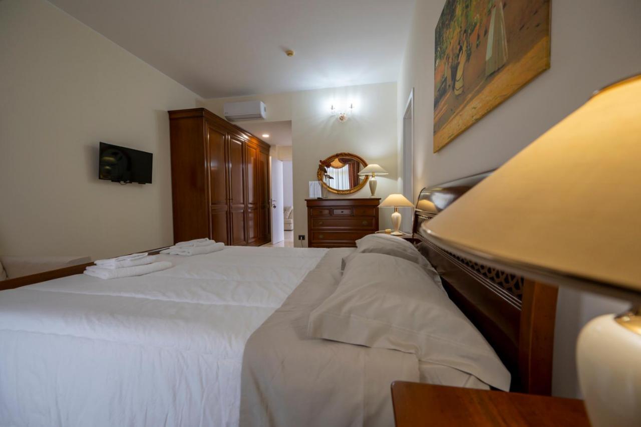 Villa Floyd Charming Rooms B&B Pachino Extérieur photo