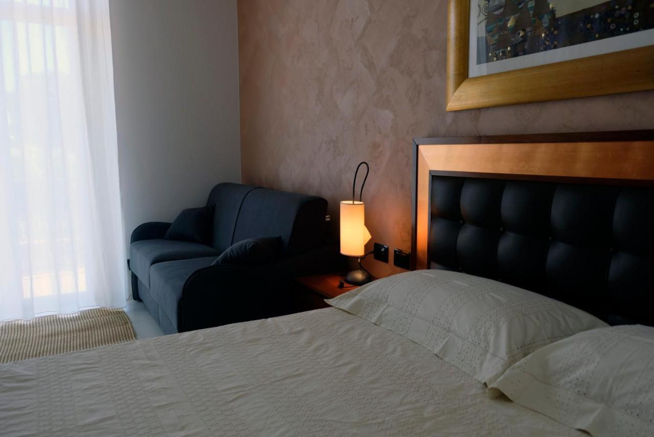 Villa Floyd Charming Rooms B&B Pachino Extérieur photo